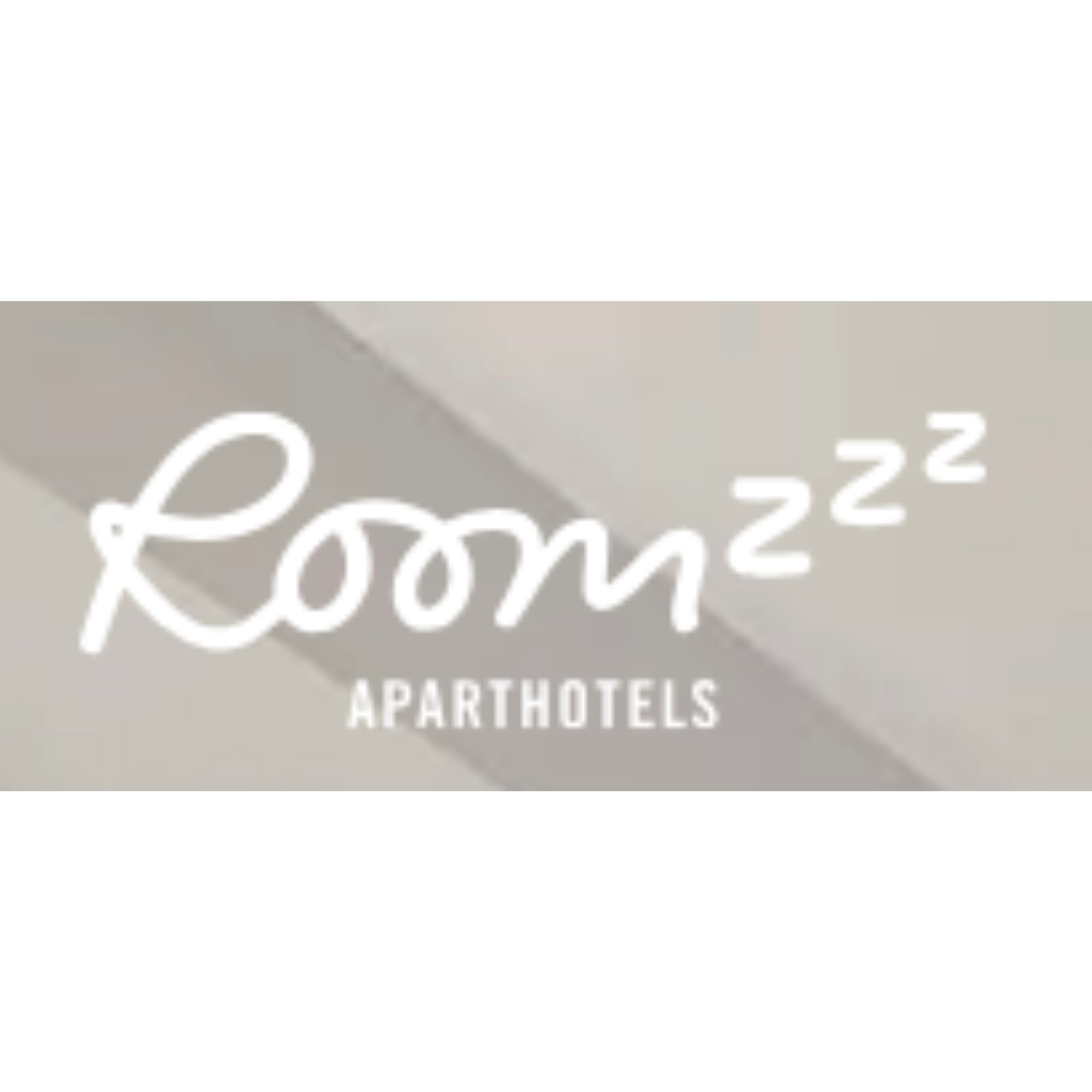 Roomzzz Aparthotel US logo